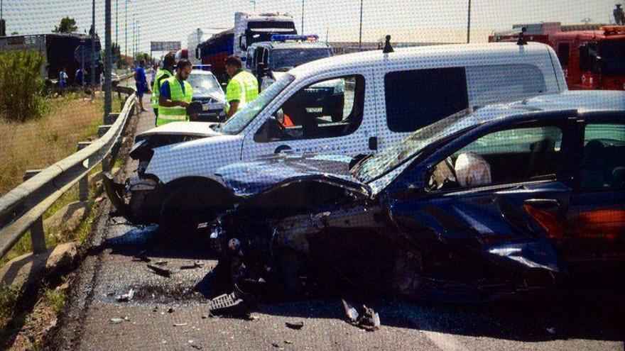 Un ladrón sustrae un vehículo para huir tras un accidente en Benicarló