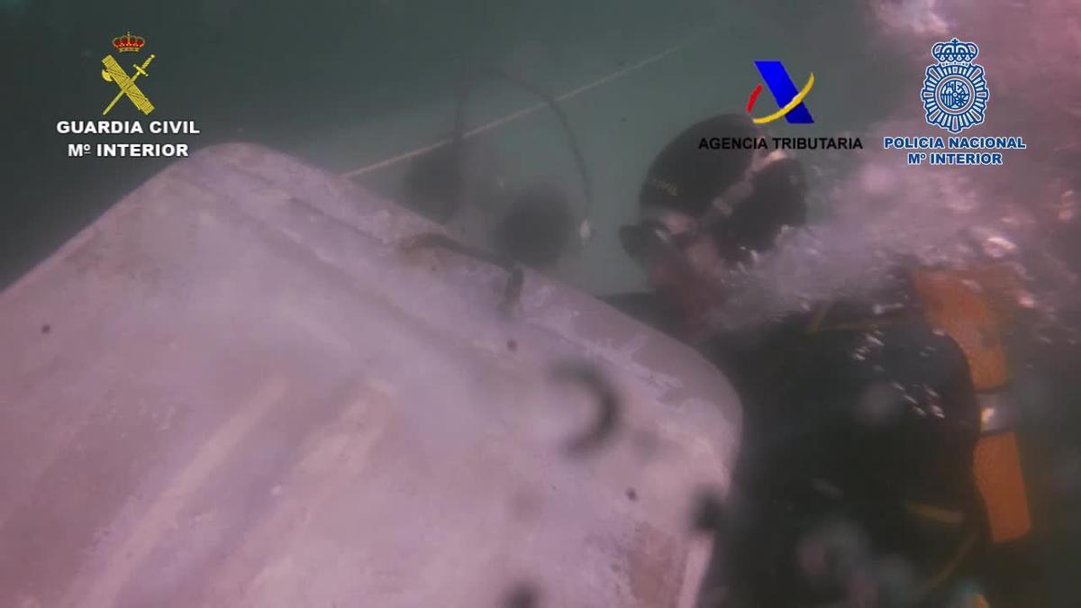 El narcosubmarino interceptado por la Guardia Civil en la costa de Morrazo (Pontevedra) en la madrugada del 27 de noviembre