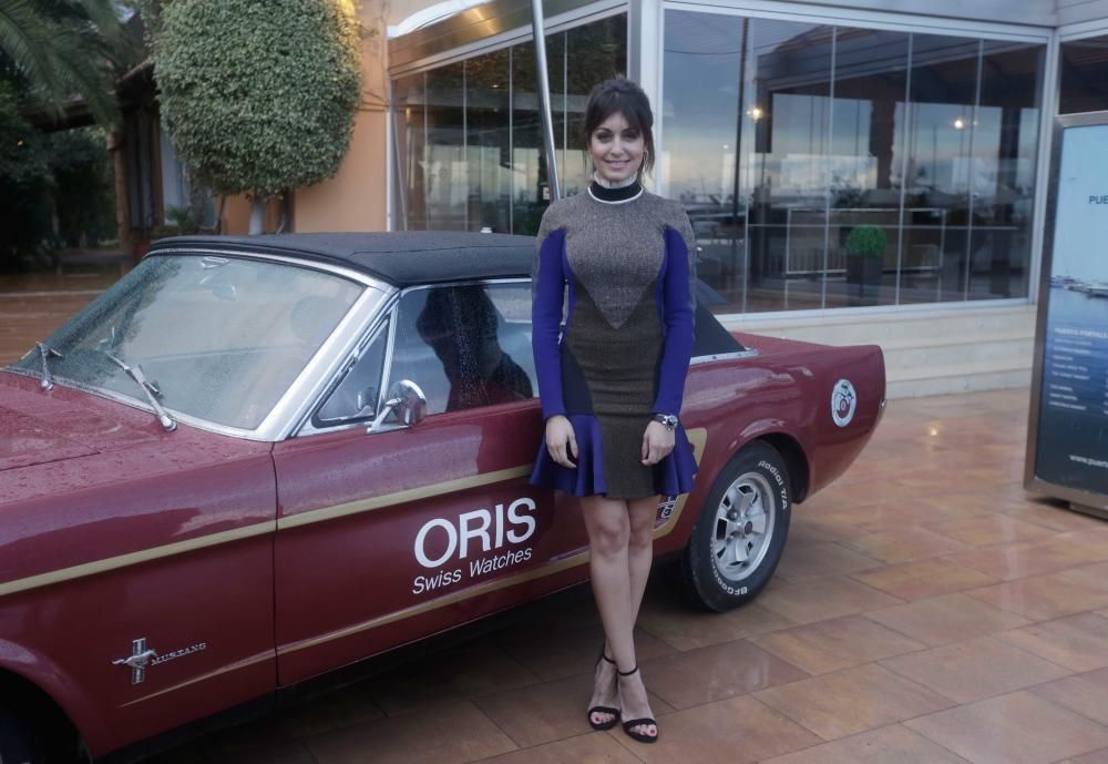 Hiba Abouk amadrina la salida del Oris Rally Clásico