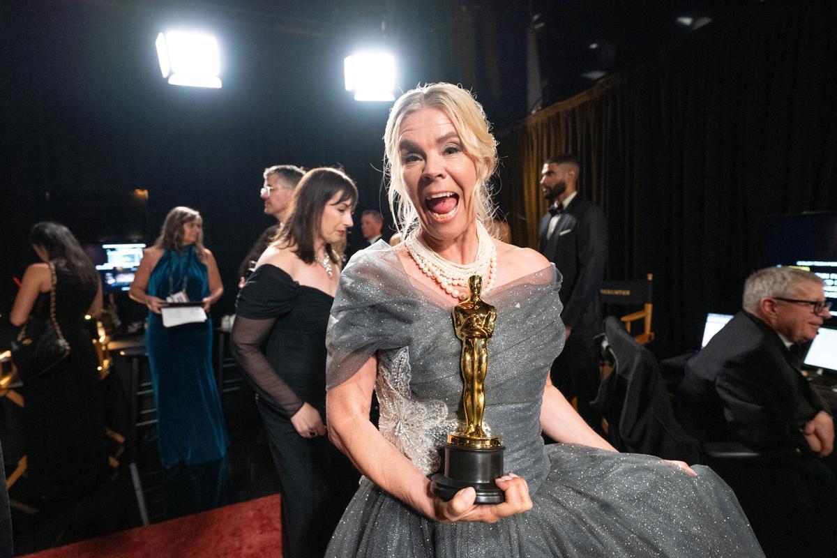 March 15, 2026, Hollywood, California, USA: Helle Faber poses backstage with the OscarÂ for Documentary Feature Film during the live ABC Telecast of the 98th OscarsÂ at DolbyÂ Theatre at Ovation Hollywood on Sunday, March 15, 2026.,Image: 1083401984, License: Rights-managed, Restrictions: * Strictly Editorial Use Only *, Model Release: no, Credit line: Richard Harbaugh / Zuma Press / ContactoPhoto Editorial licence valid only for Spain and 3 MONTHS from the date of the image, then delete it from your archive. For non-editorial and non-licensed use, please contact EUROPA PRESS. 15/03/2026 ONLY FOR USE IN SPAIN. Richard Harbaugh / Zuma Press / ContactoPhoto;98th;Oscars;Academy;Awards;zhandout;Press;zoscars;zcoscars2026;98_BS_021201.JPG;20260315_zah_z03_094.jpg;Oscars 2026 TELECAST;