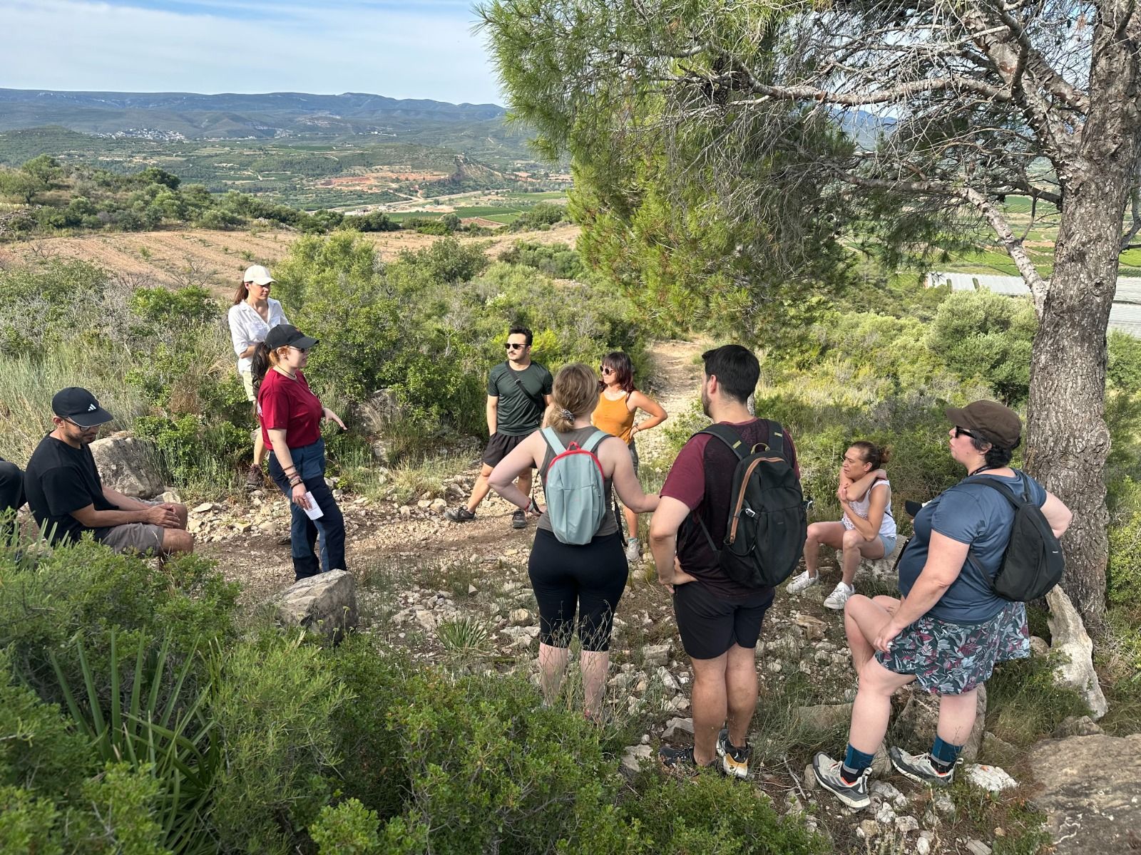 Imagen de archivo de una visita guiada al yacimiento arqueológico de La Carència de Turís.