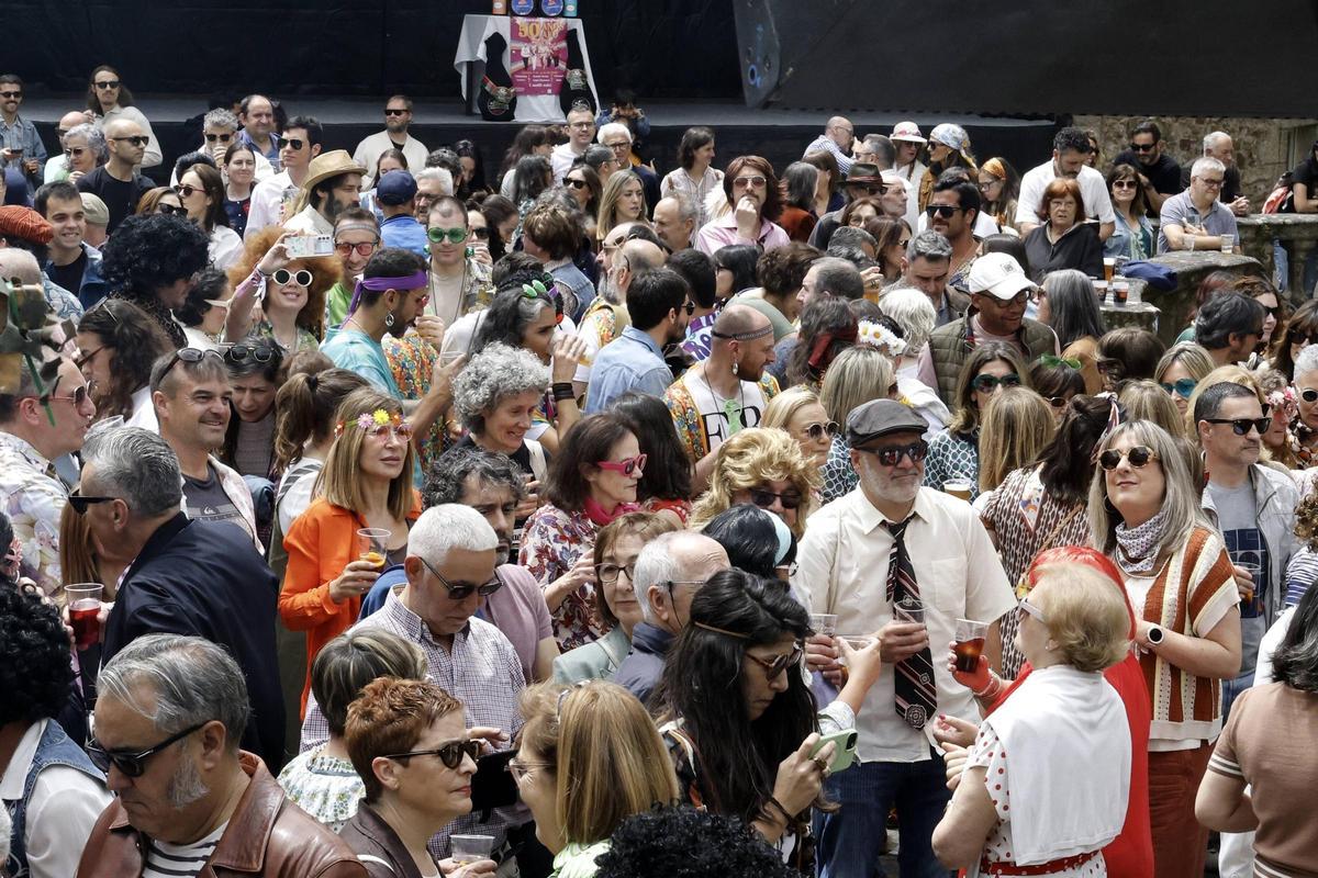 San Martiño Pinario revive el Santiago de 1976 con '50 anos aló': "Esta festa creceu moito"