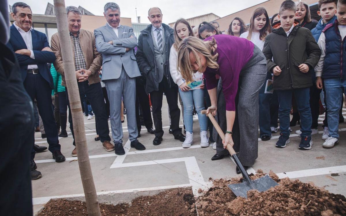 La Ministra de Educación, Pilar Alegría, no quiso perderse este acontecimiento especial para la comunidad educativa. | SERVICIO ESPECIAL