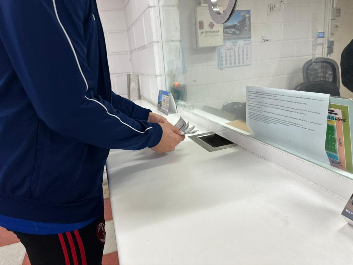 EN IMÁGENES: Así está el estadio del Rayo Vallecano tras la anulación del partido del Real Oviedo