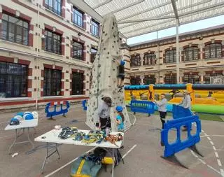 Parkour, escalada y monopatines: el deporte urbano toma Mieres entre saltos y sonrisas