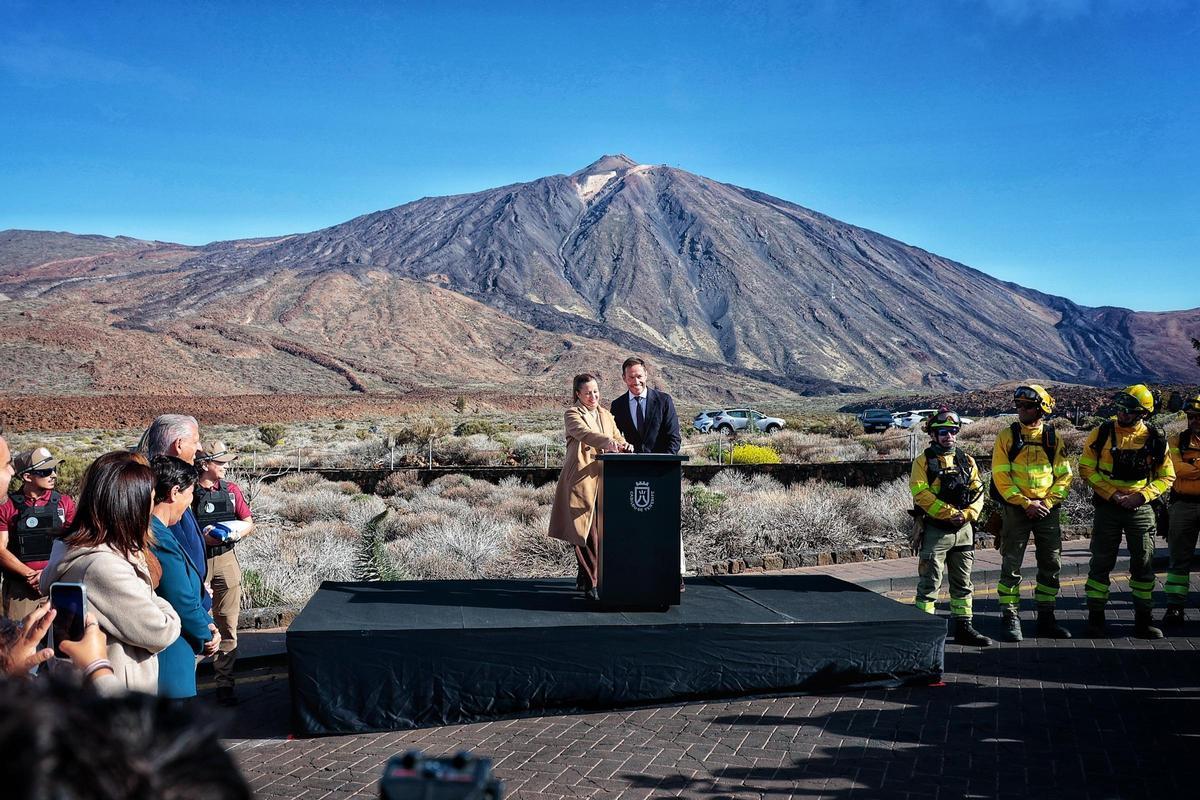 Firma de la transferencia de competencias del Parque Nacional del Teide
