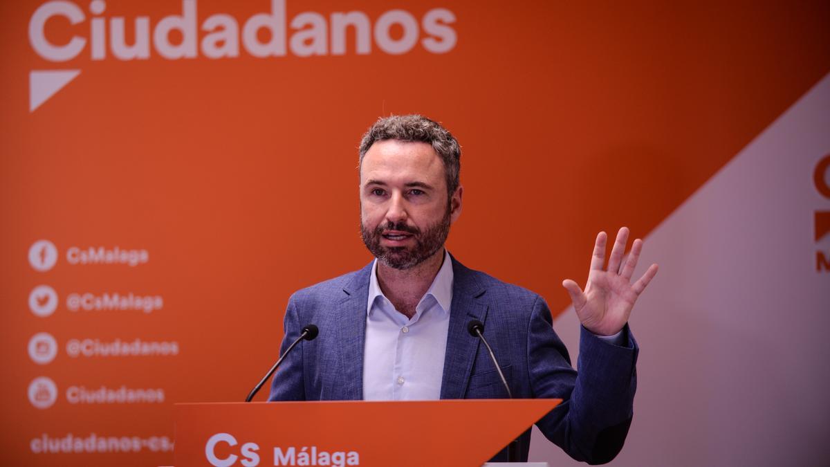 El líder de Ciudadanos en Málaga, Guillermo Díaz, durante una comparecencia.