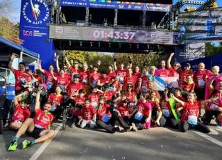 A Coruña deja su huella en la maratón de Nueva York con los corredores de Enki