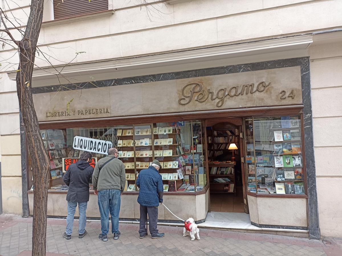 Cierra la librería Pérgamo, la más antigua de Madrid, abierta en 1945