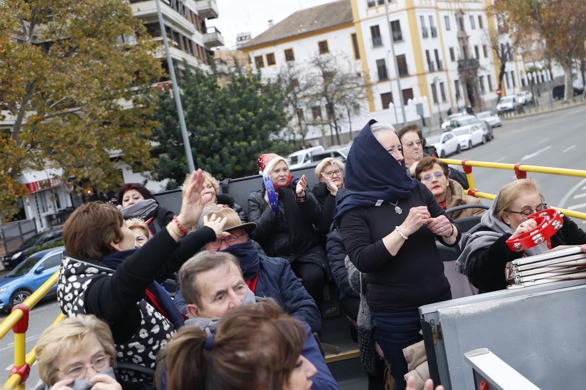 Los mayores llenan la ciudad de villancicos