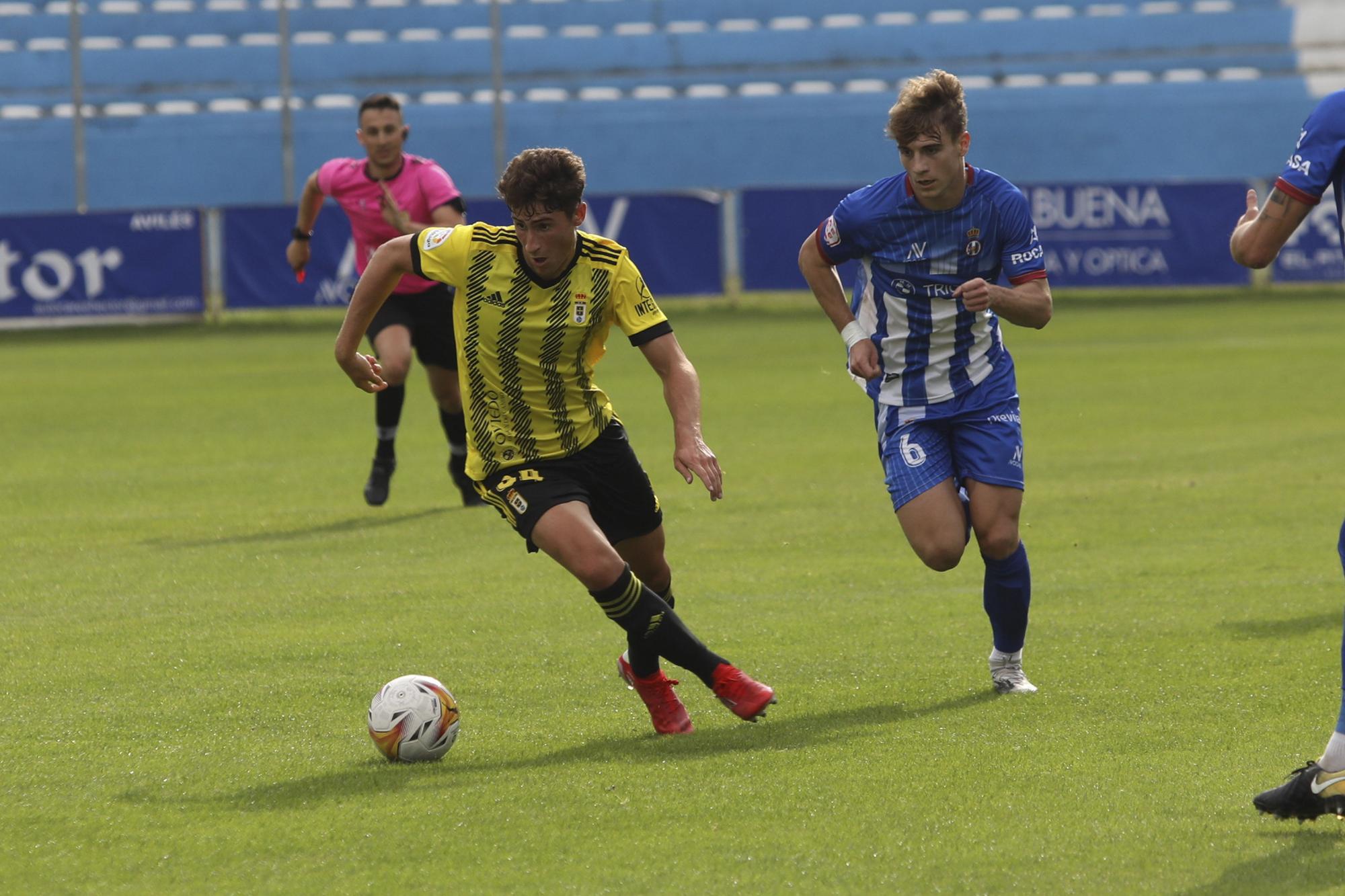 Las imágenes del partido del Oviedo contra el Avilés