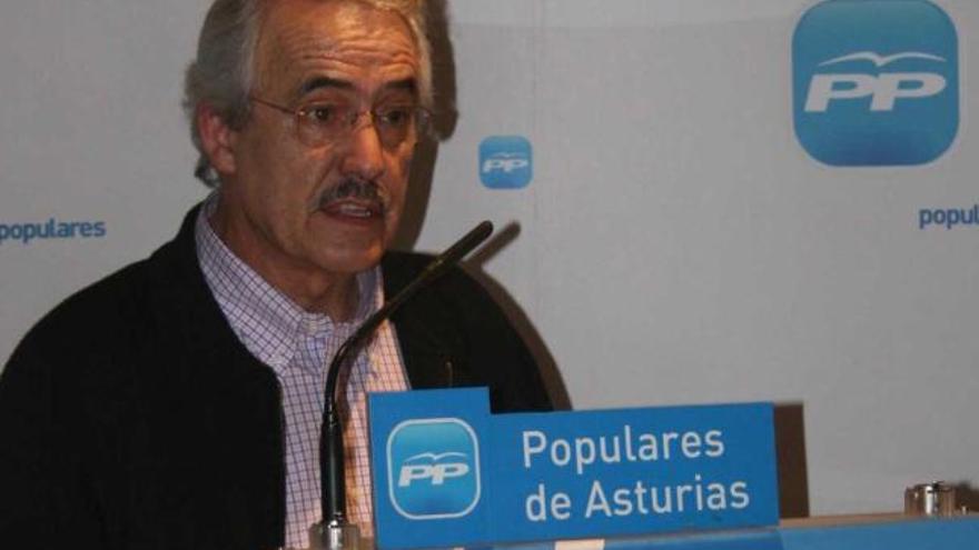 Muñoz de la Vega, durante el discurso que pronunció tras su última reelección en 2010, en Candás.