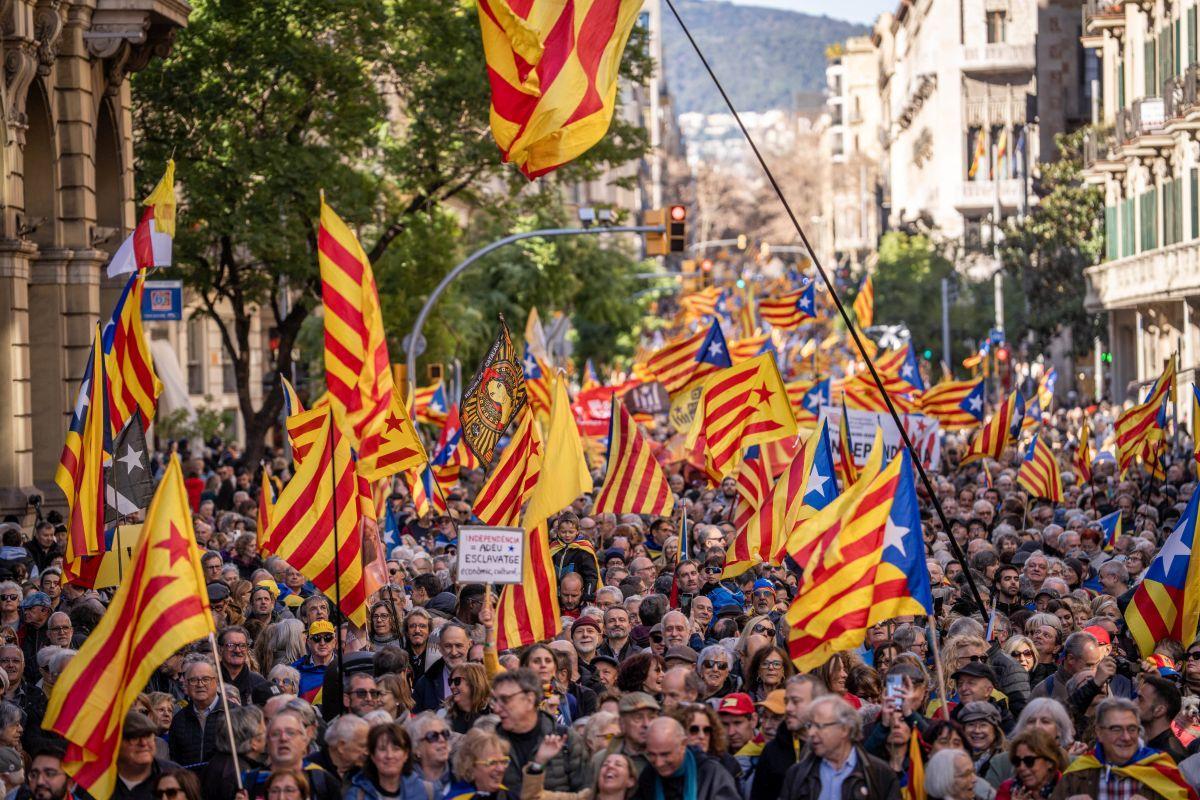 Los partidos y entidades independentistas arremeten contra el Govern y el Estado por Rodalies