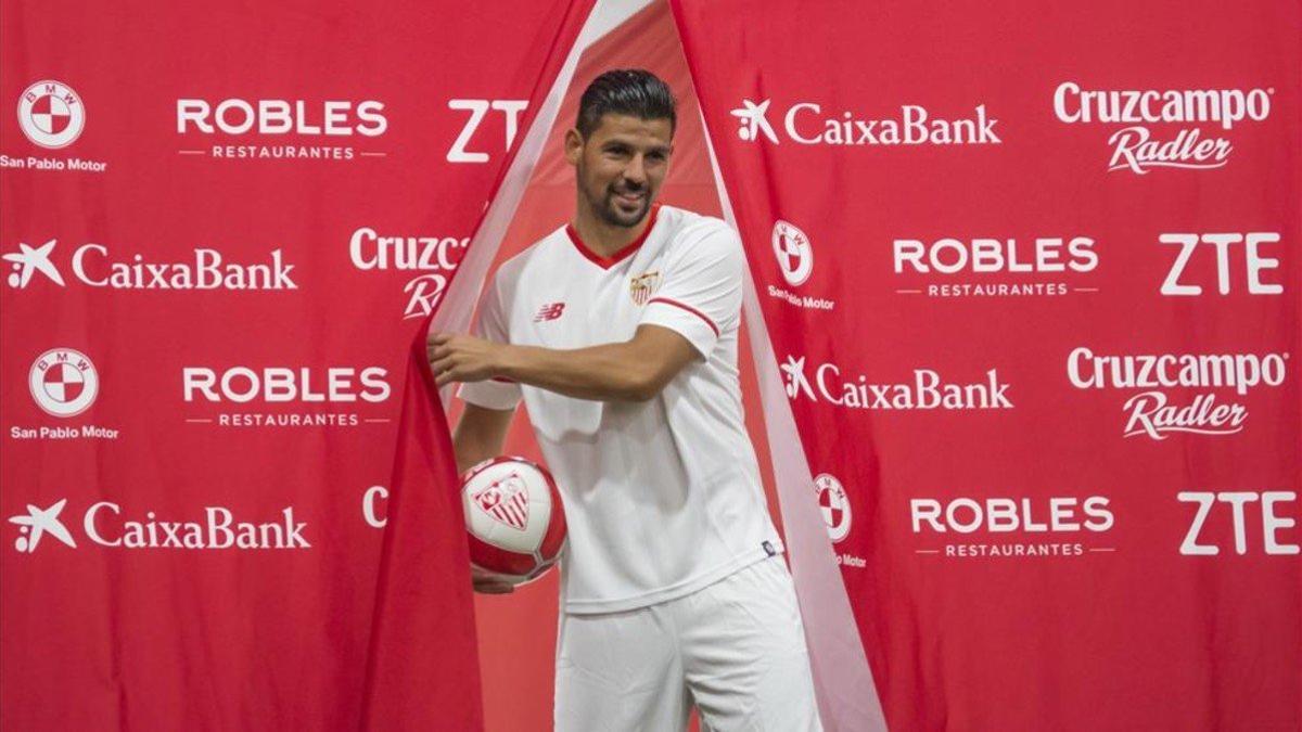 Nolito fue presentado como nuevo jugador del Sevilla