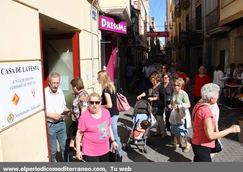 GALERÍA DE FOTOS -- Vila-real reparte el programa de fiestas de Sant Pasqual