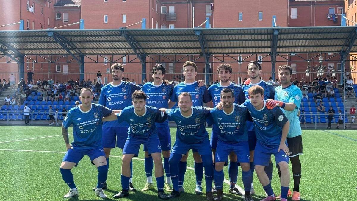 El once inicial de La Corredoria contra la UD Llanera "B"