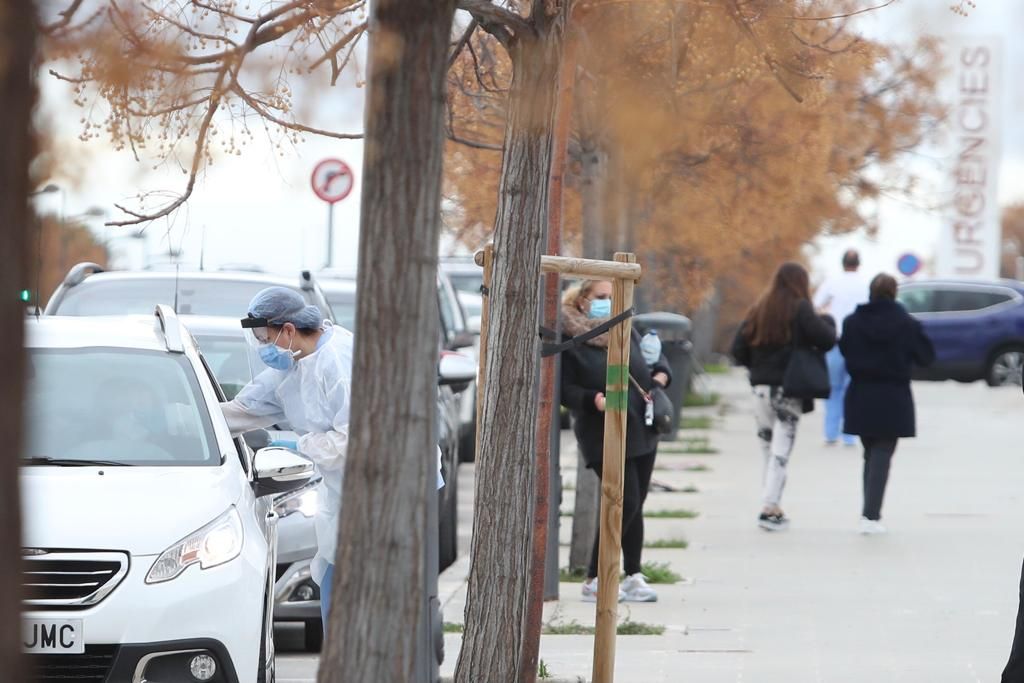 Colas en la Fe para hacerse pruebas PCR