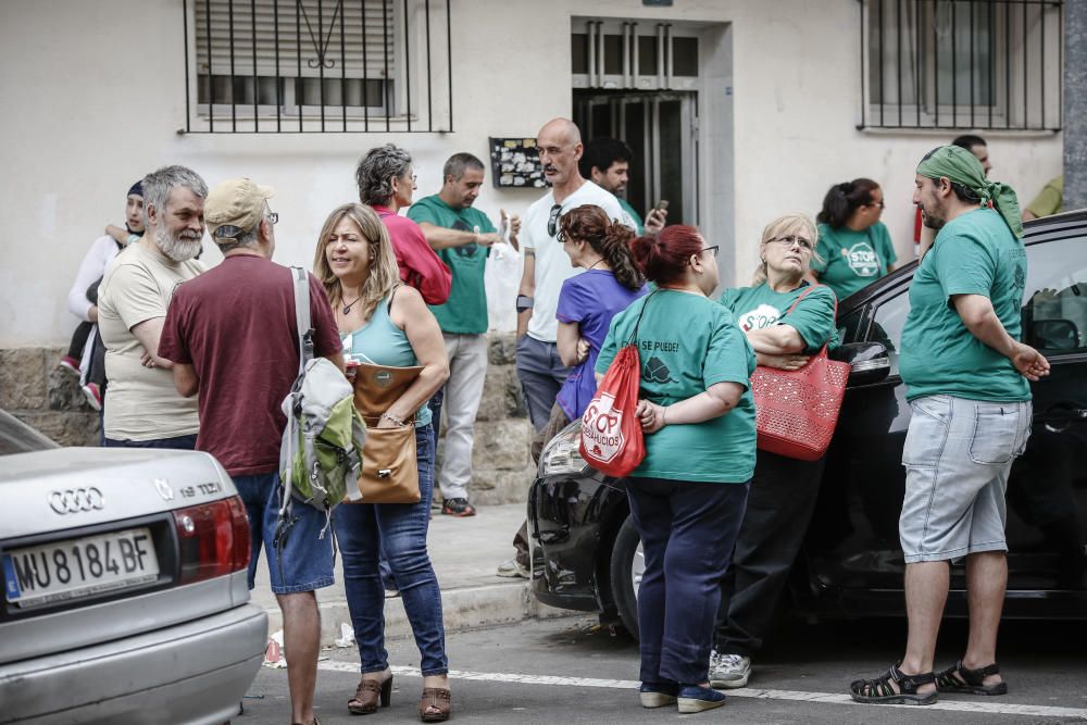 Stop Desahucios frena el desalojo de una mujer con dos hijos en Alicante