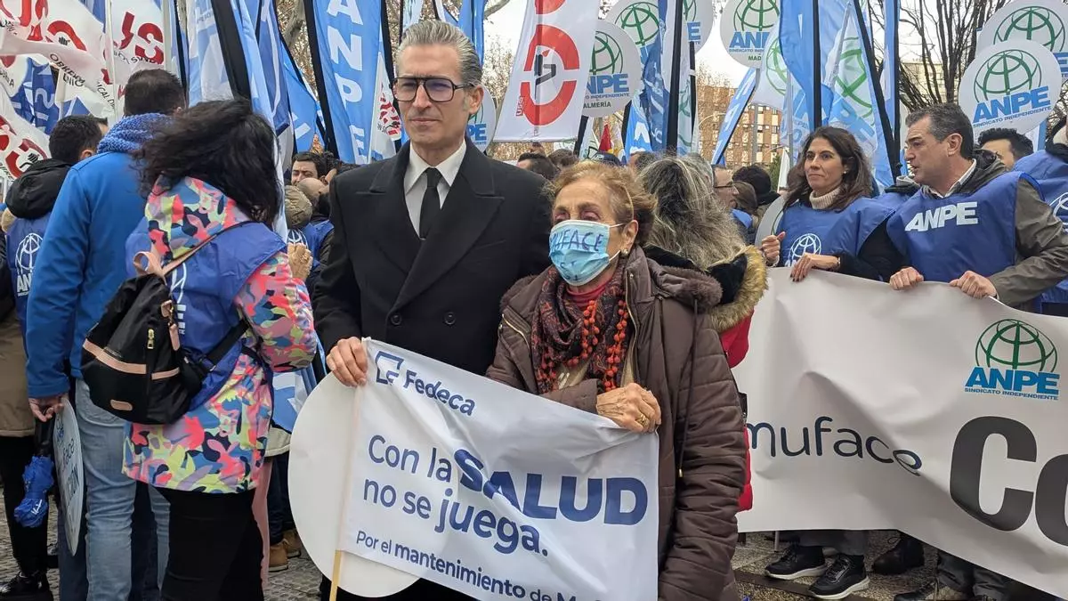 Funcionarios protestan ante Muface a cinco días de que finalice el plazo del Gobierno: "Somos víctimas de una negociación fallida"