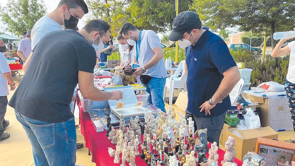 Aspecto que presentaba la Feria de Coleccionismo en la jornada inaugural de ayer sábado.