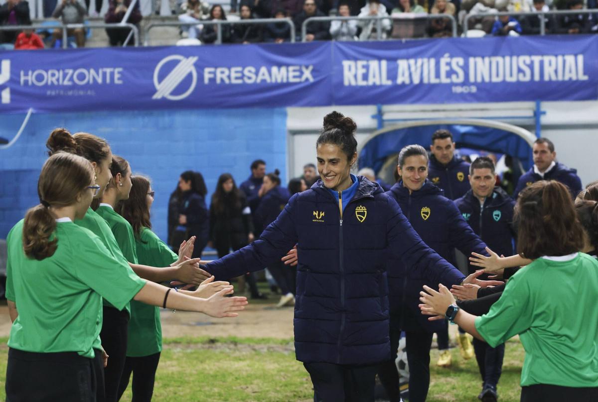 EN IMÁGENES: Así fue el debut de Asturias ante Navarra en un partido de fútbol femenino histórico en el Suárez Puerta