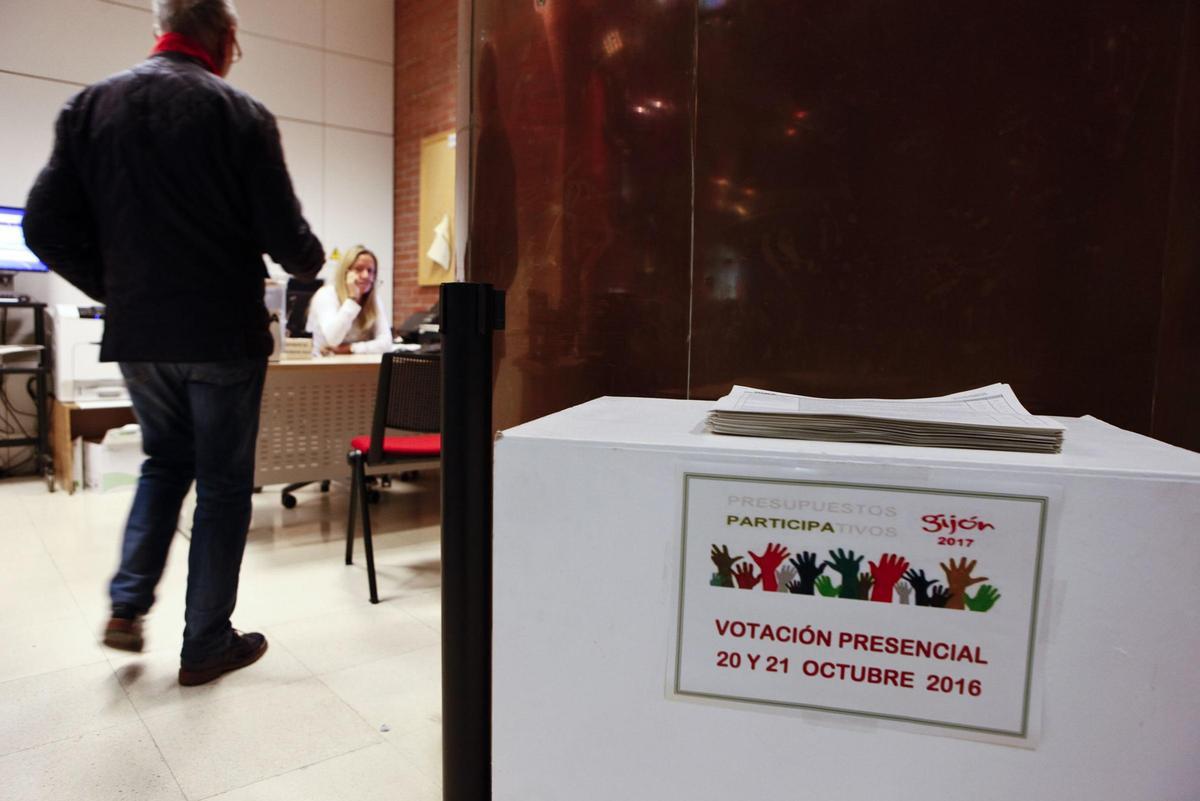 Una de las urnas que se utilizó durante el proyecto piloto de presupuestos participativos directos celebrado en 2016-