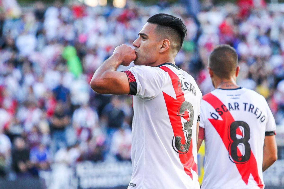 Radamel Falcao celebra su gol ante el Cádiz en LaLiga Santander 2021-2022