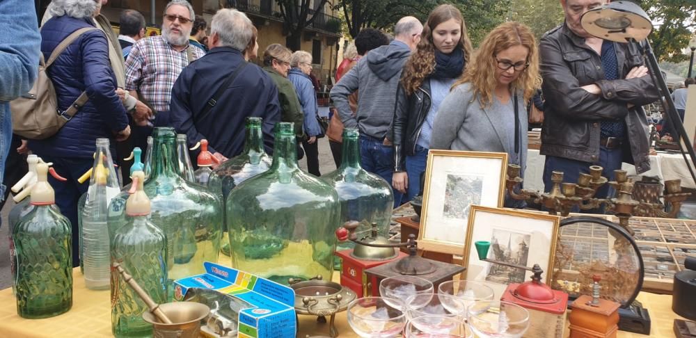 Fires d'artesans, pintura i brocanters a Girona.