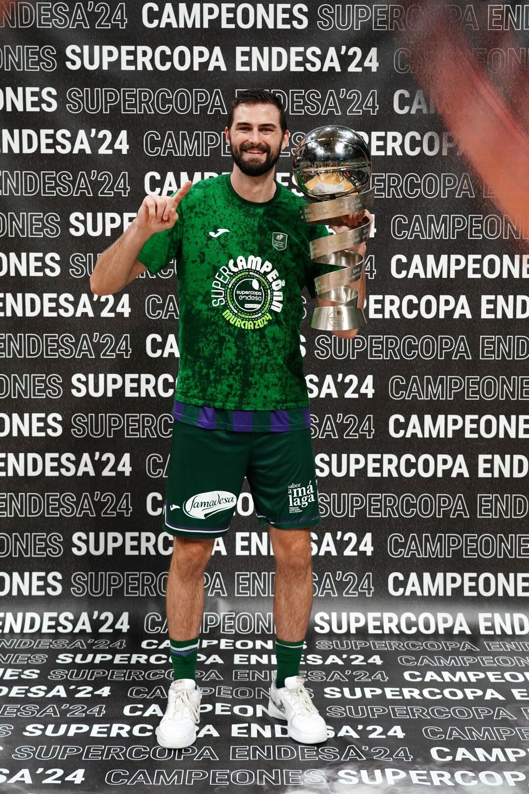 Sesión de fotos al Unicaja como campeón de la Supercopa de España 2024, tras derrotar al Real Madrid