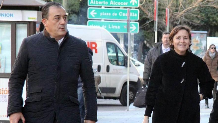 Javier Domingo Ahijado y Carmen Moriyón, en una visita al Ministerio de Fomento.