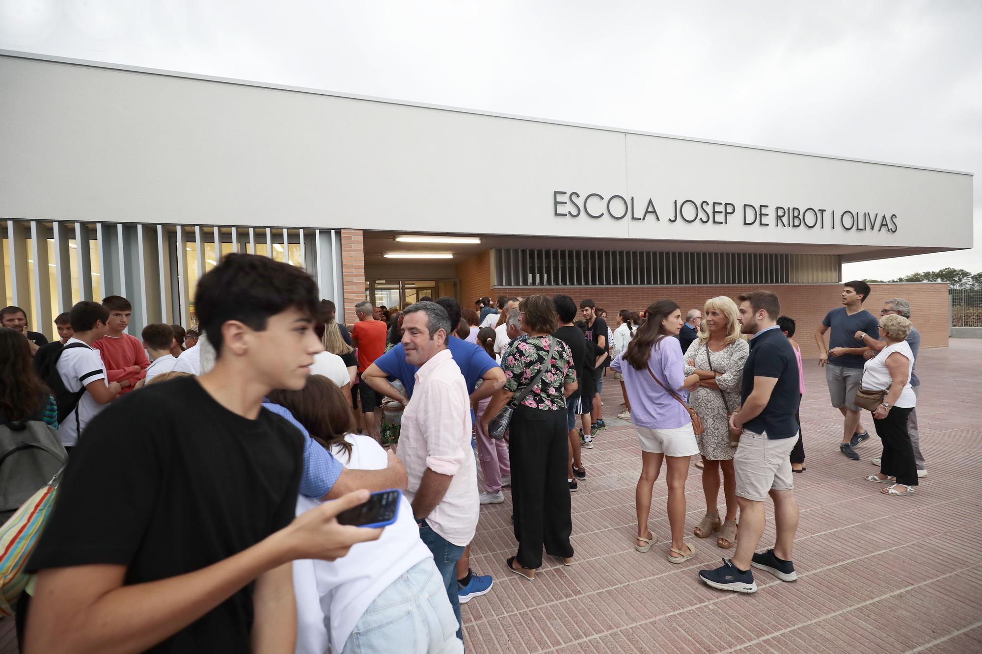 Vilamalla estrena escola i dissabte passat es va fer una jornada de portes obertes per descobrir-la.