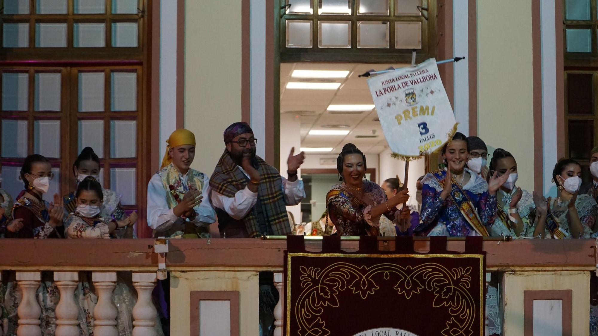 Recogida de premios de las Fallas de la Pobla de Vallbona