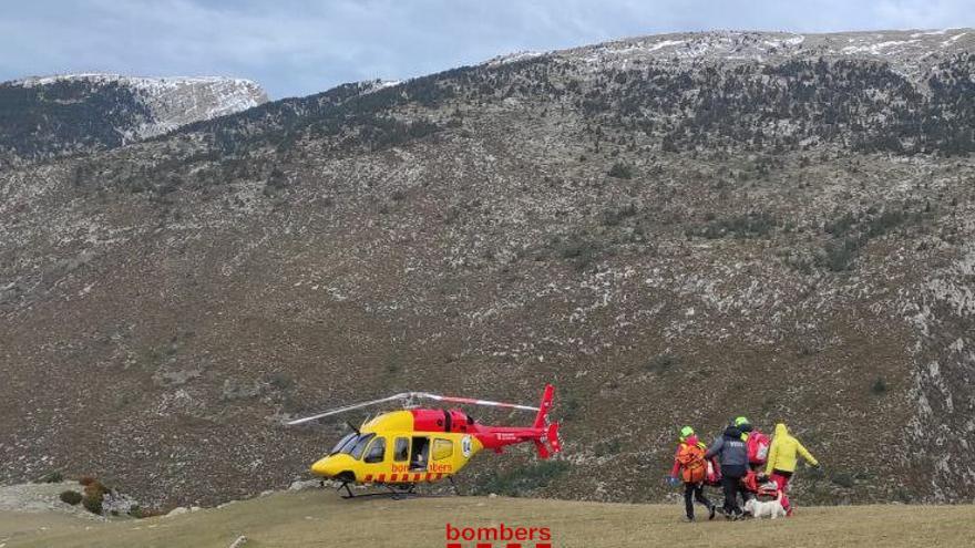 Els Bombers rescaten un home accidentat al Pedraforca