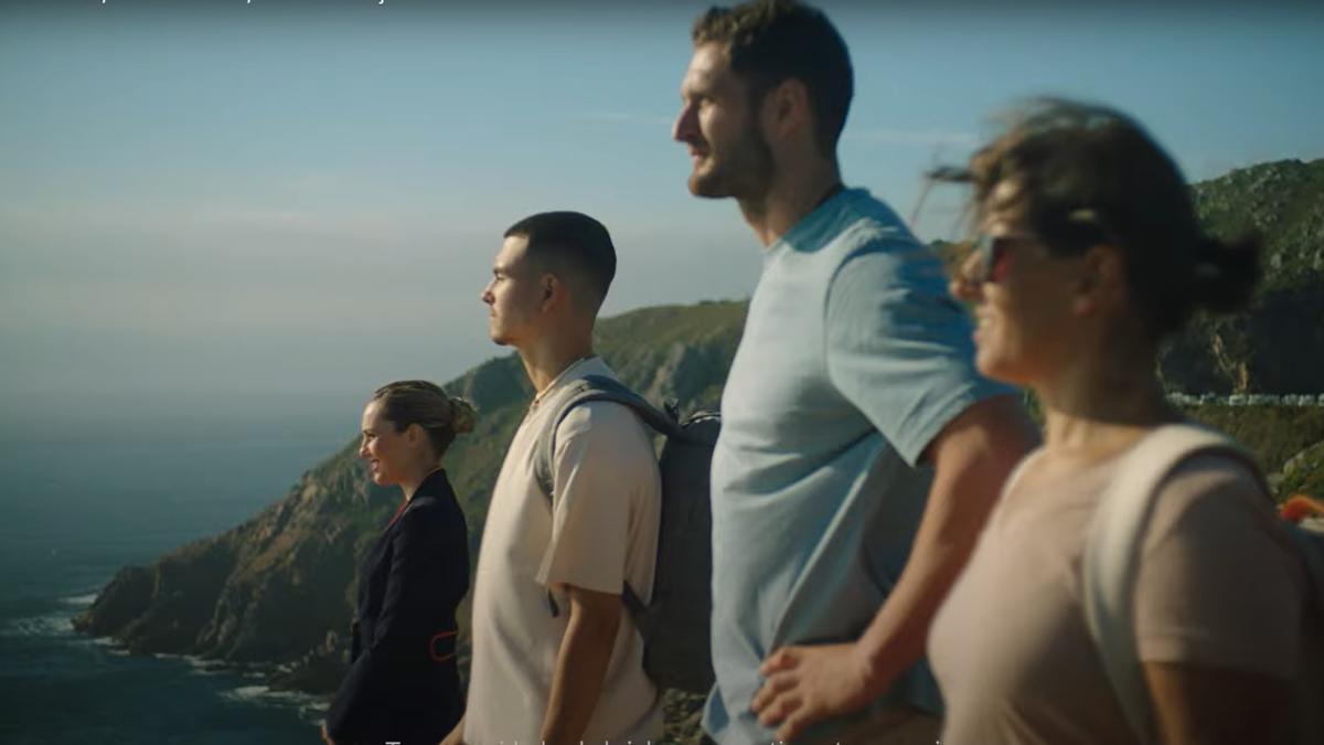 Un momento durante el vídeo de seguridad de Iberia filmado en los acantilados de Finisterre.