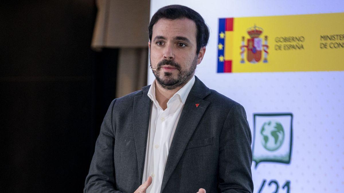 Garzón diu que veu «contradiccions» en el discurs del PSOE sobre les macrogranges