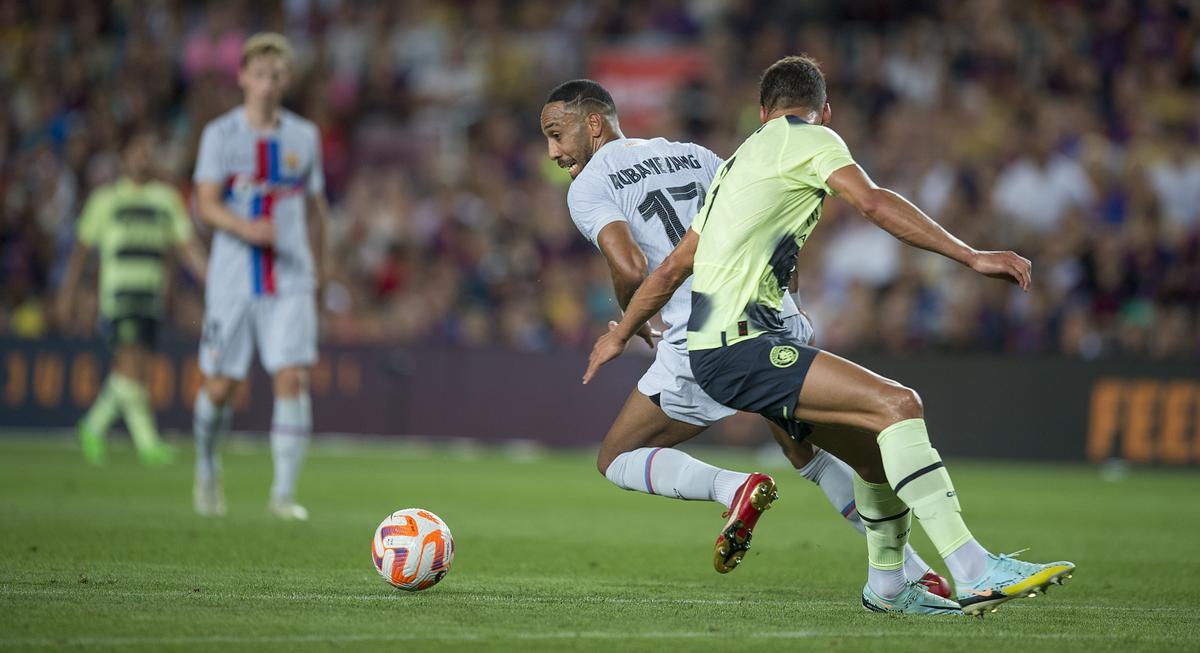 Aubameyang durante el partido en favor de la lucha contra la ELA entre el FC Barcelona y el Manchester City.  