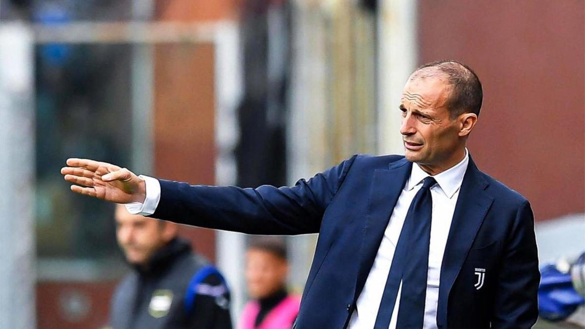 Massimiliano Allegri en un partido con la Juventus