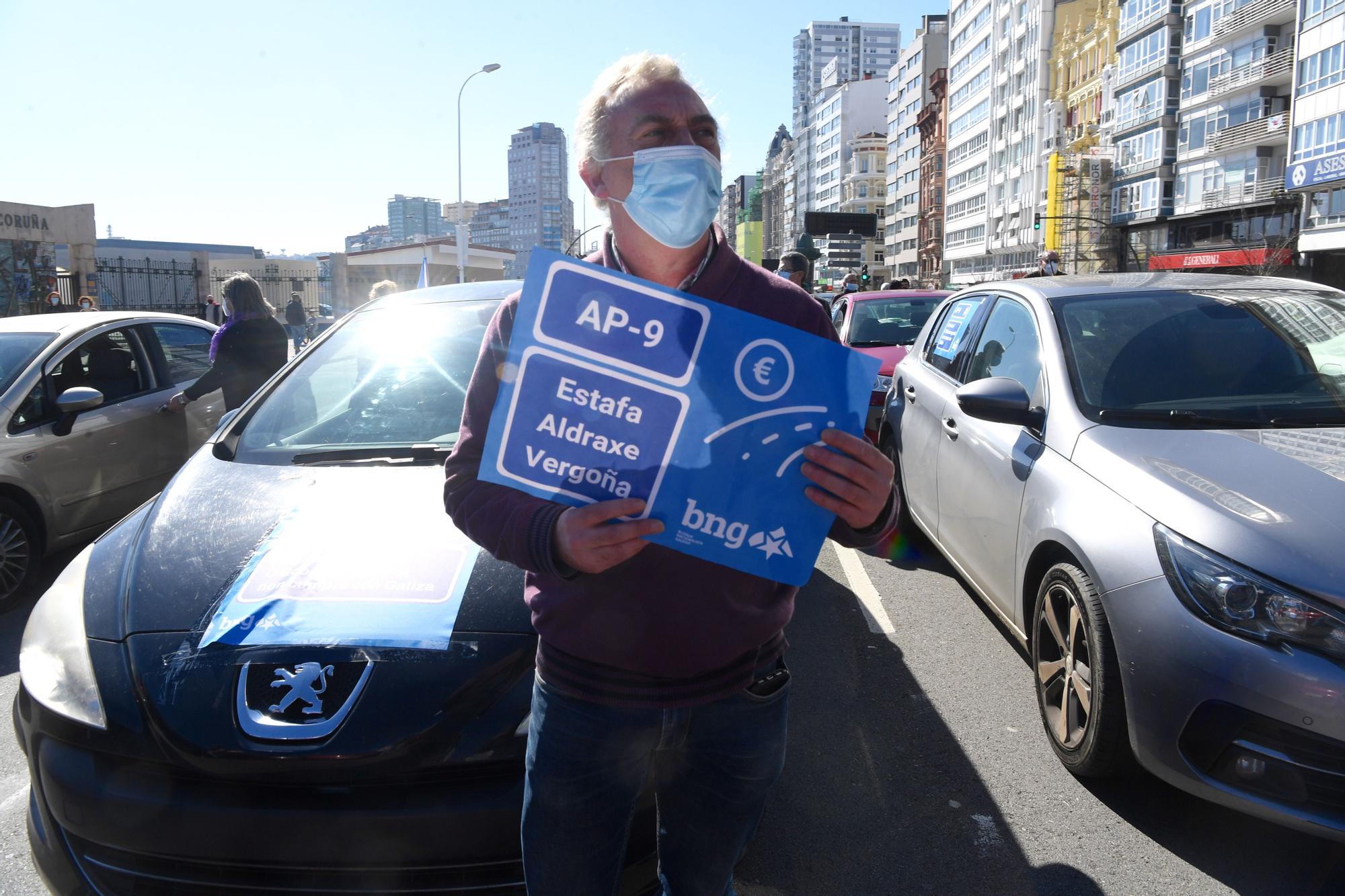 Una caravana convocada por el BNG marcha por A Coruña para reclamar el fin de la "estafa" de la AP-9