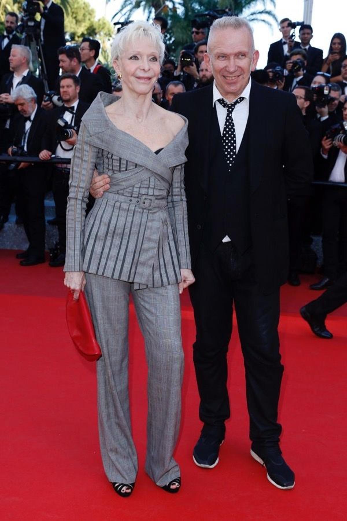 Tonie Marshall y Jean Paul Gaultier en la proyección de 'Mal de Pierres', Cannes 2016