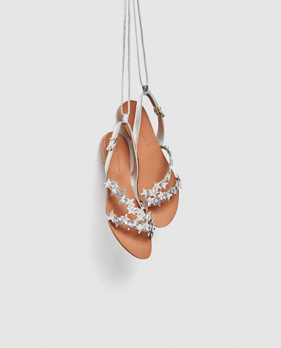 Sandalias plateadas de Zara
