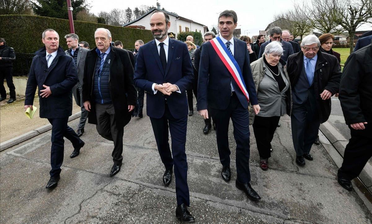 zentauroepp52380298 french prime minister edouard philippe  3rdl  walks accompan200221170904