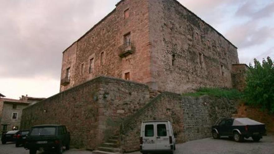 El castell de Santa Pau fa anys que és volgut pel poble.