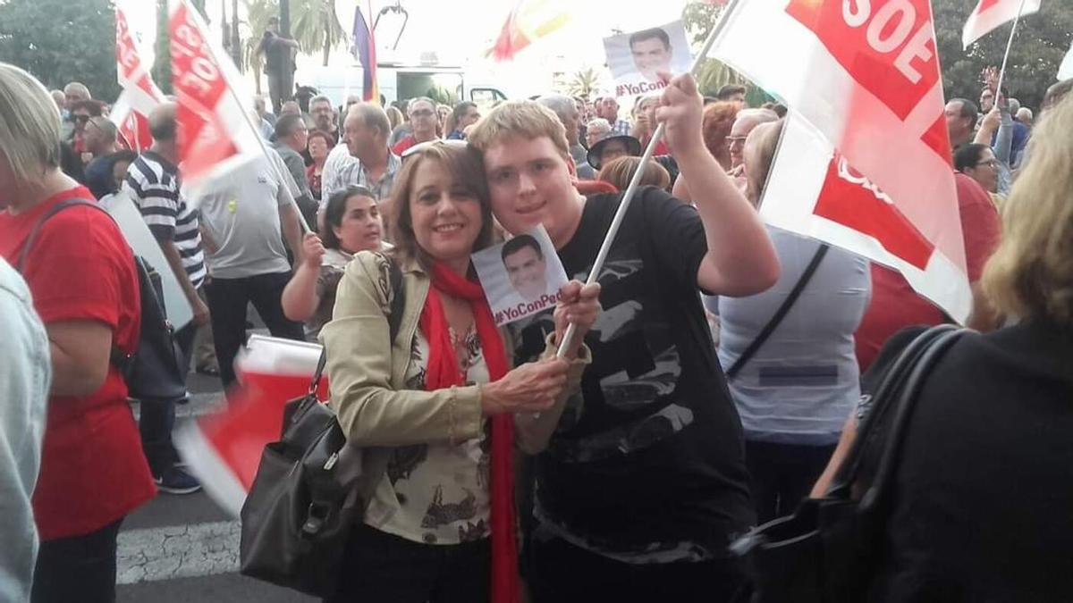 R.R. en un acto de campaña de Pedro Sánchez en Xirivella.