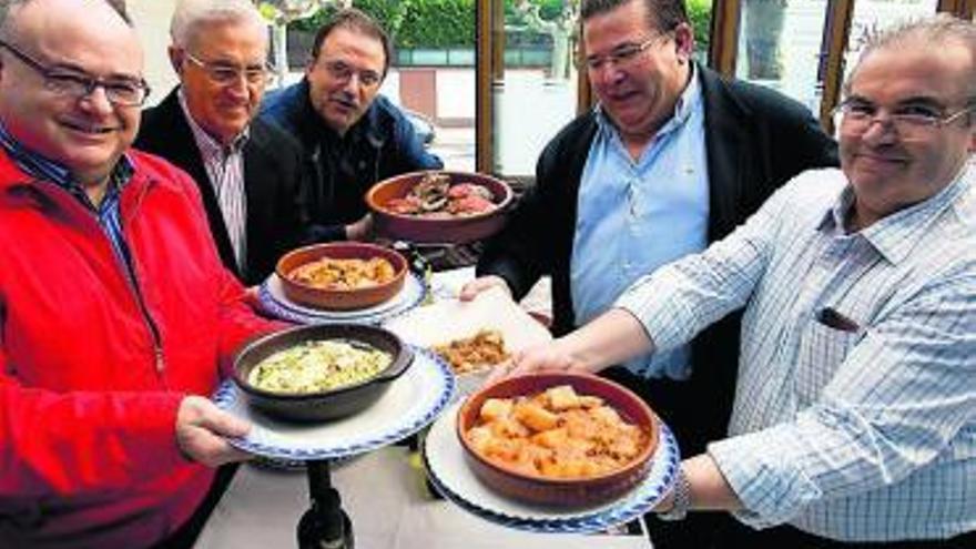 Asistentes a la presentación de Menús de Pasión en Los 3 Monitos.