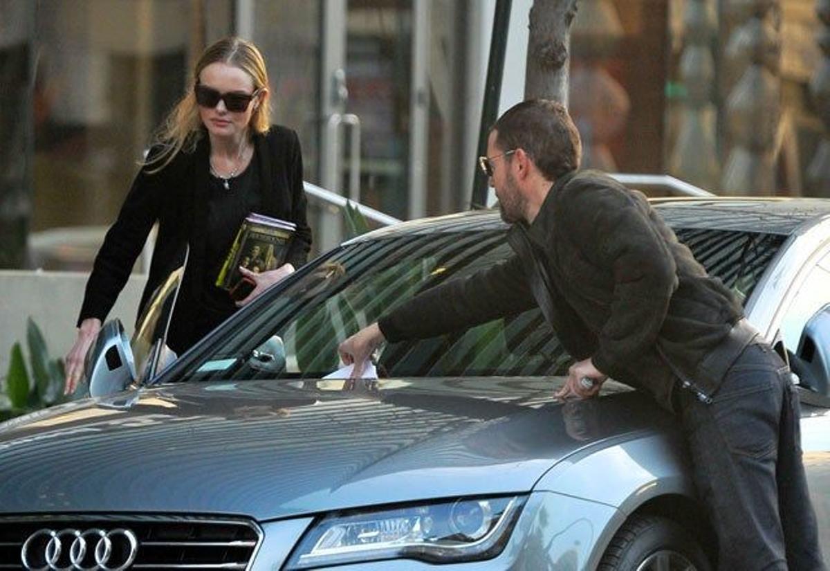Kate Bosworth y su marido, Michael Polish se encuentran una multa en el coche