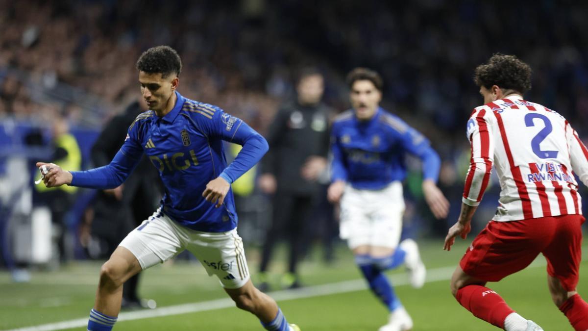 EN IMÁGENES: El Tartiere vibra con el partido entre el Real Oviedo y el Atlético de Madrid