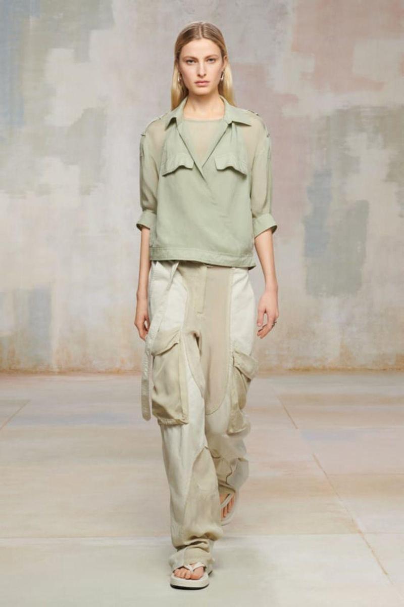 Zara lanza su nueva colección SRPLS donde el color khaki es el protagonista  absoluto (tanto en mujer como en niña)