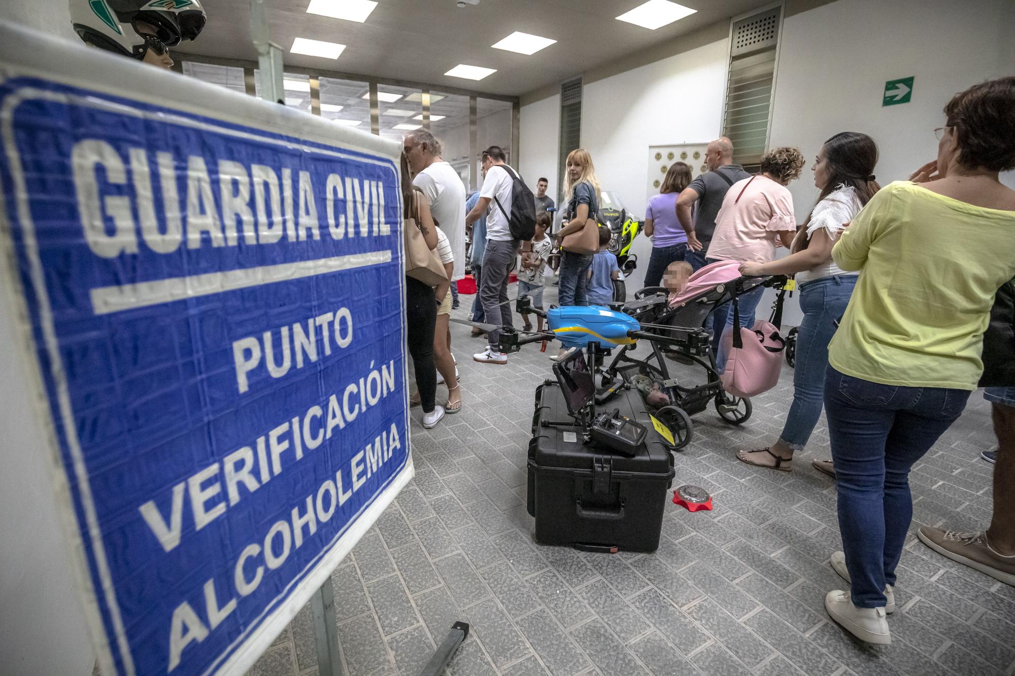 La Guardia Civil de Baleares ha celebrado una jornada de puertas abiertas para conmemorar la patrona