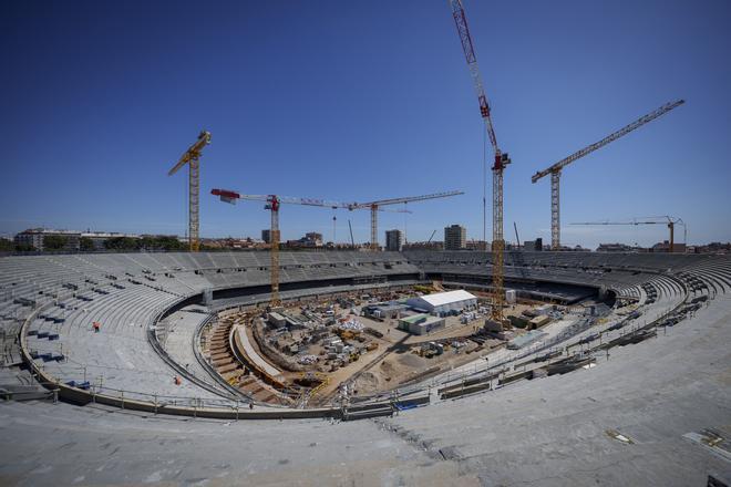 10 04 2024. La remodelación del estadio Camp Nou continúa en línea con las previsiones y en las próximas semanas será visible el forjado de la planta baja