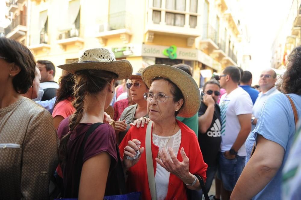 Gran protesta de los agricultores frente a la CHS